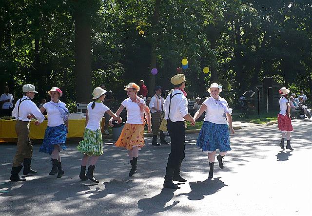 045.JPG